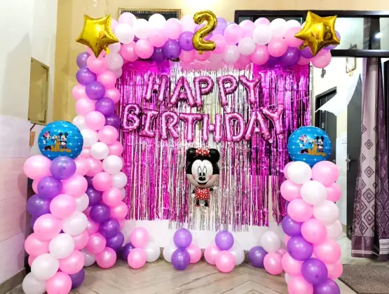 Pink Minnie Mouse Balloon Setup