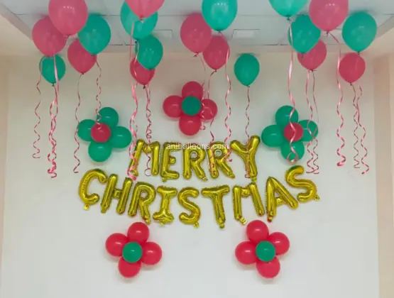 Simple Christmas Balloon Decor