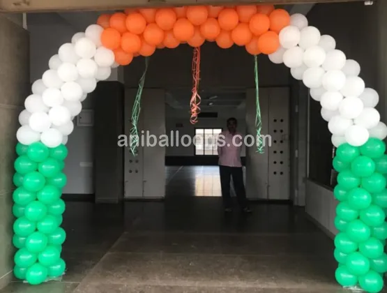 Independence Balloon Gate Decor