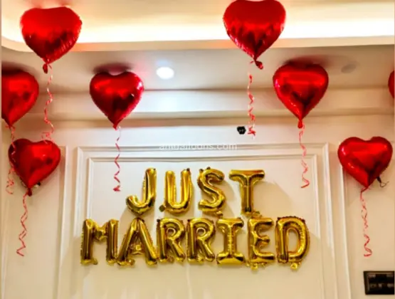 Simple Just Married Surprise Decoration