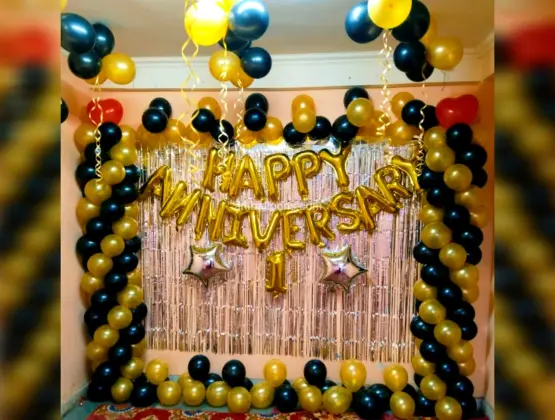 Dazzling Golden Balloon Decor